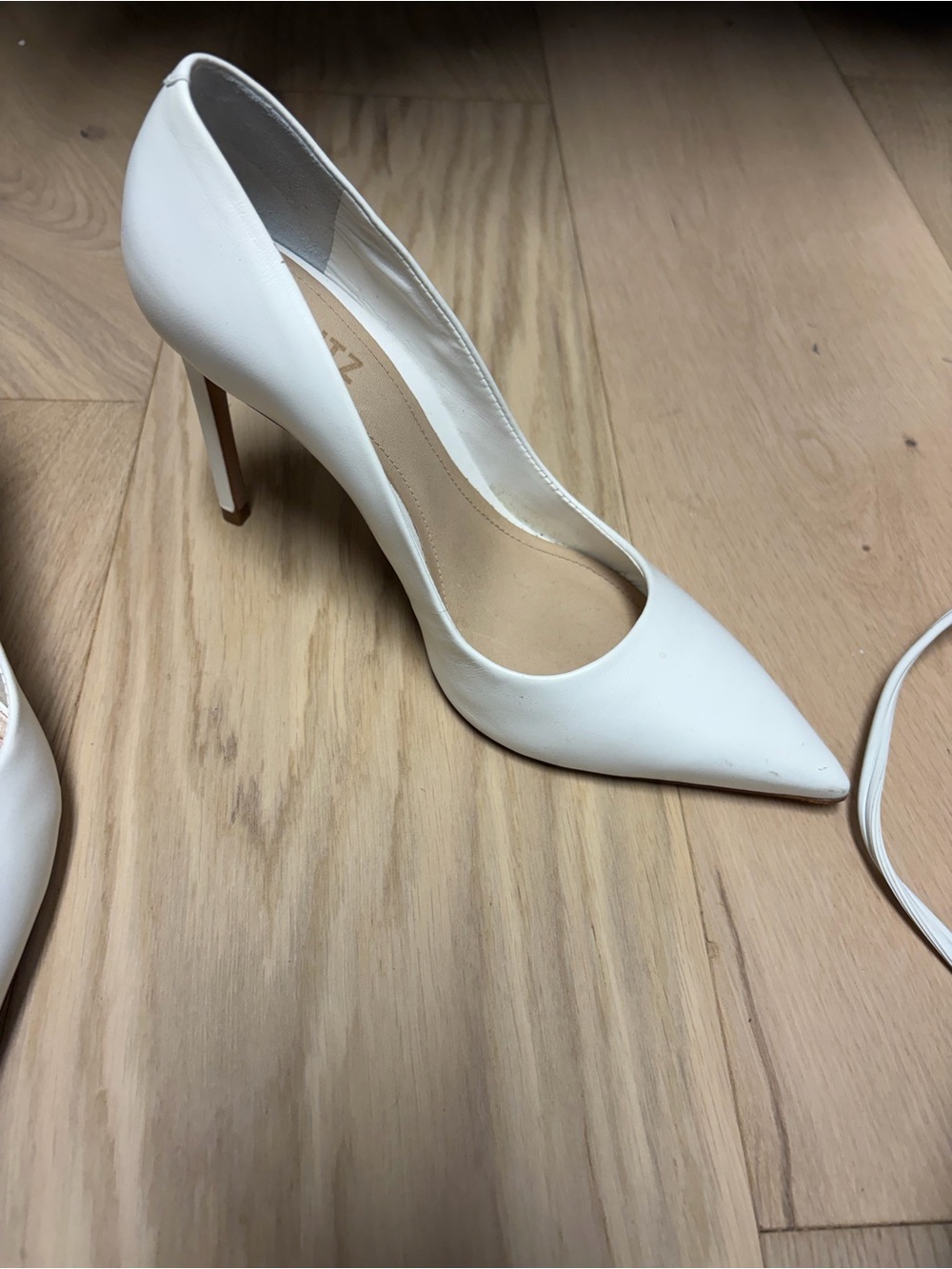 SCHUTZ White Pointed Toe Stiletto Pump